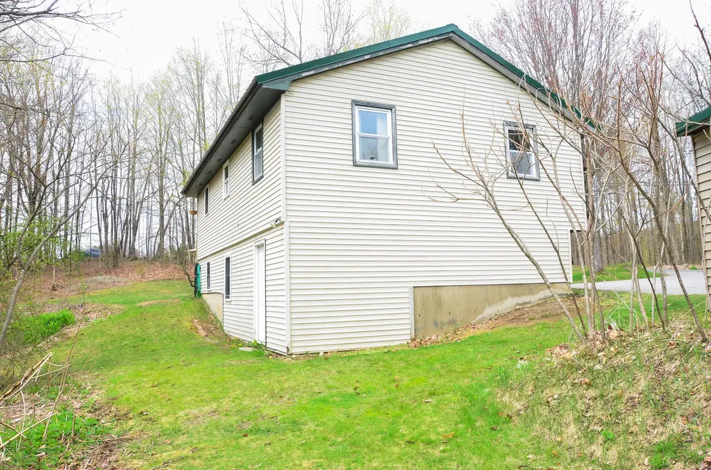 71 Summerhaven Road Manchester ME 04351