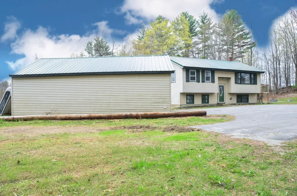 71 Summerhaven Road Manchester ME 04351