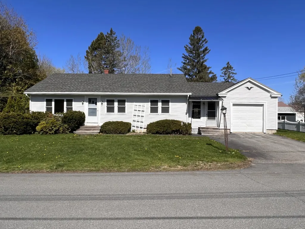 7 George Street Hampden ME 04444