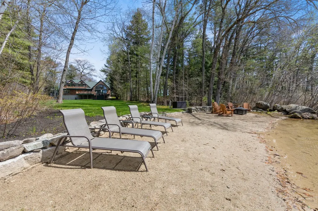 15 Grandview Lane Raymond ME 04071