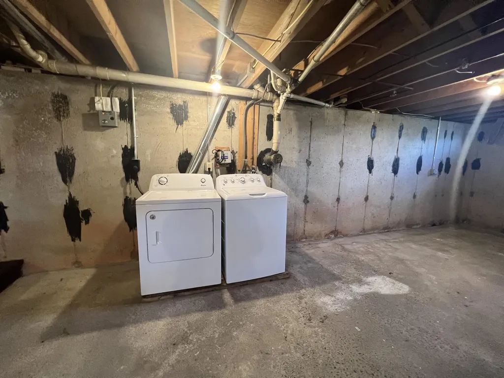 627 Main Road Eddington ME 04428