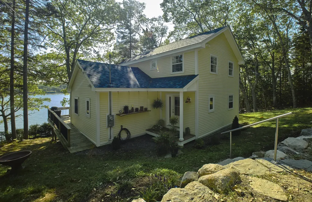69 Old Settlers Lane Cushing ME 04563