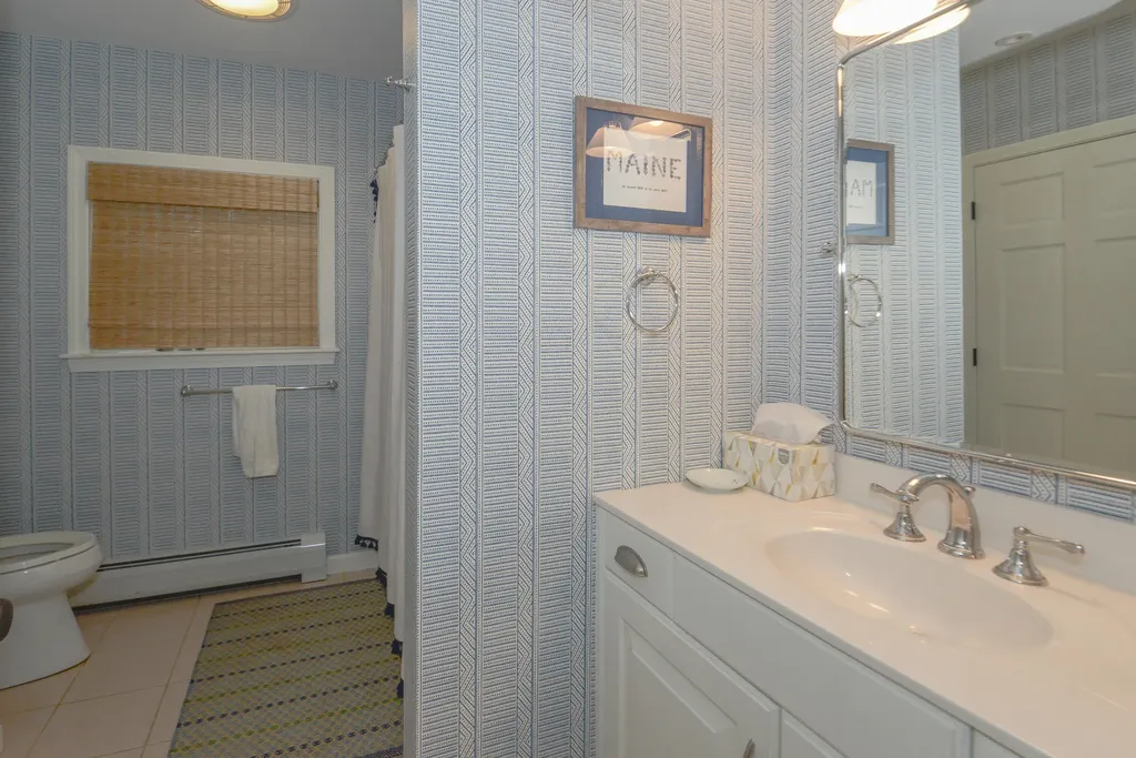 19 Garden Lane Naples ME 04055