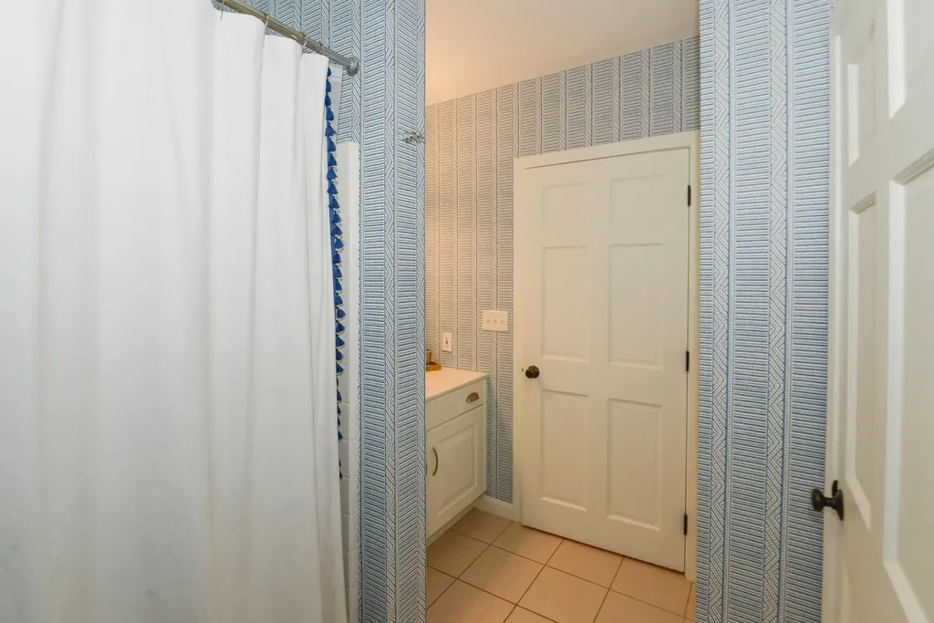 19 Garden Lane Naples ME 04055