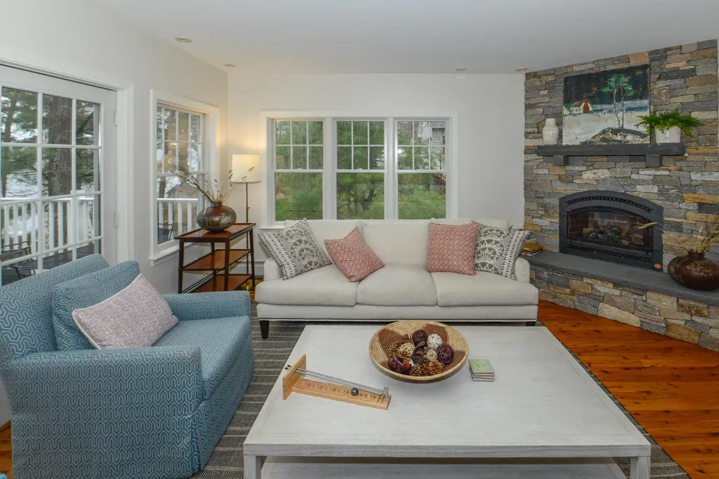 19 Garden Lane Naples ME 04055