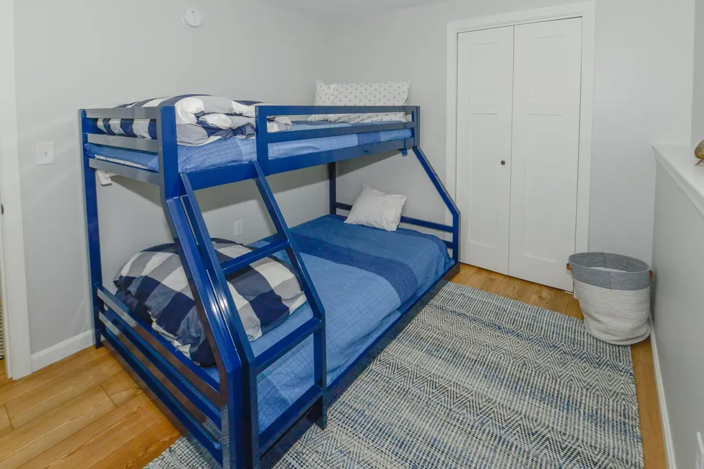 19 Garden Lane Naples ME 04055