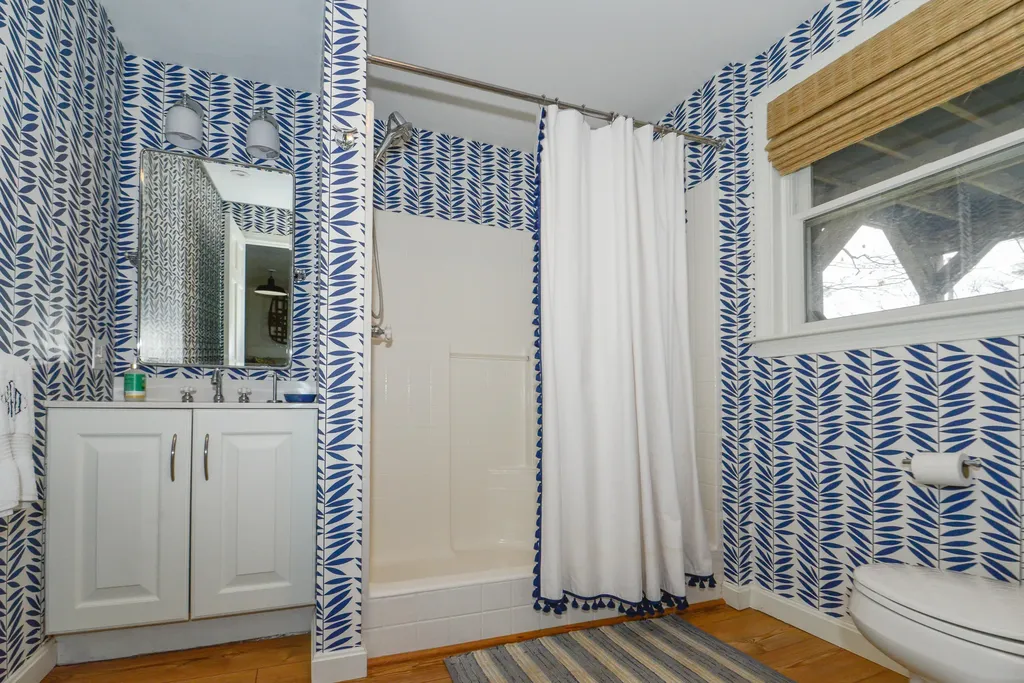 19 Garden Lane Naples ME 04055