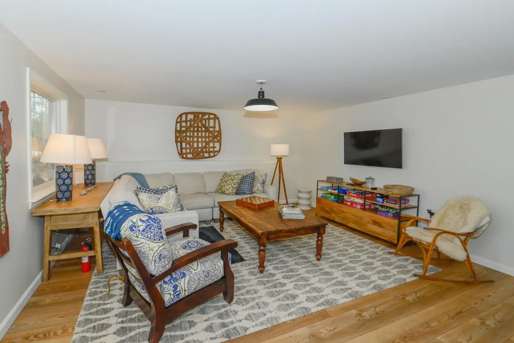 19 Garden Lane Naples ME 04055