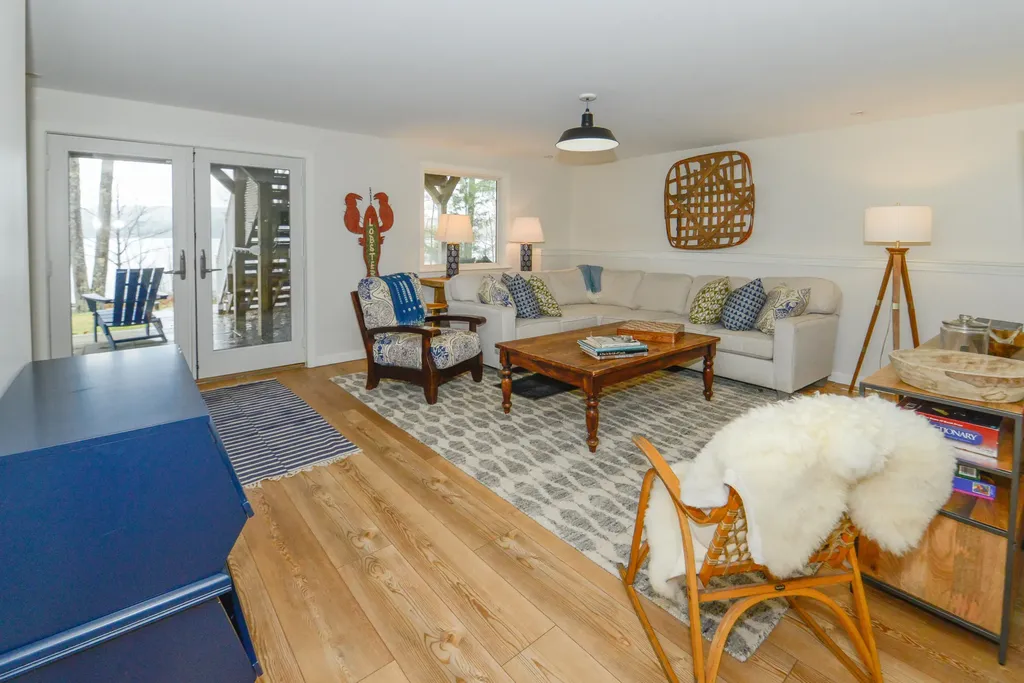 19 Garden Lane Naples ME 04055