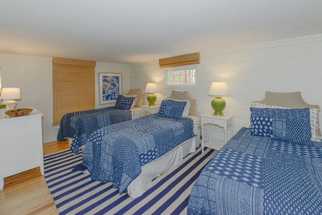 19 Garden Lane Naples ME 04055