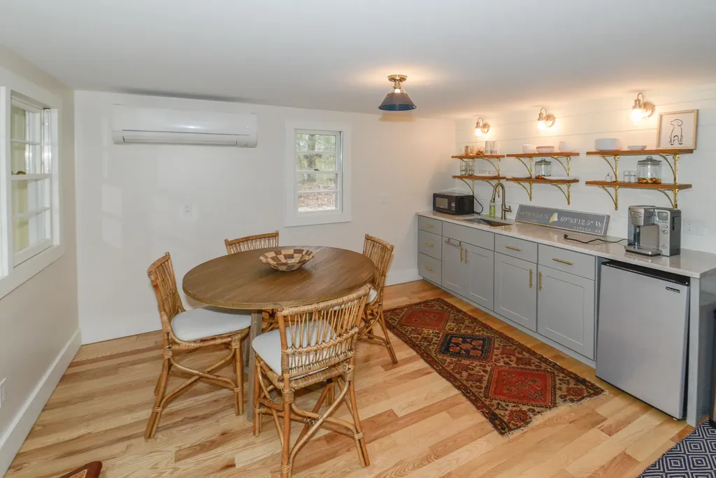 19 Garden Lane Naples ME 04055