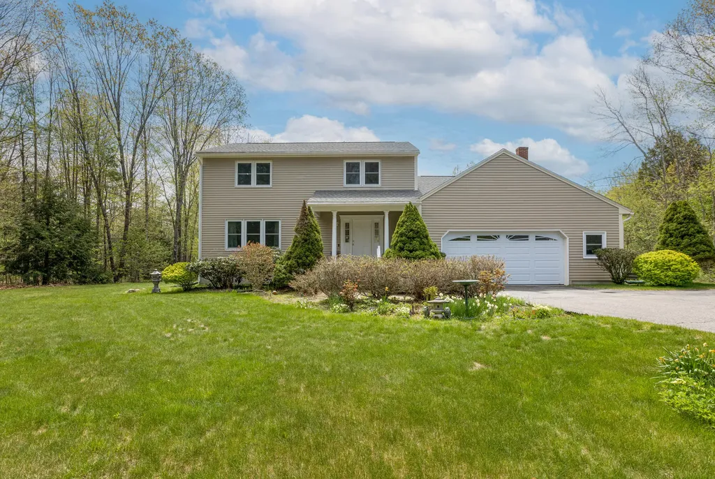 19 Alphonse Drive Topsham ME 04086