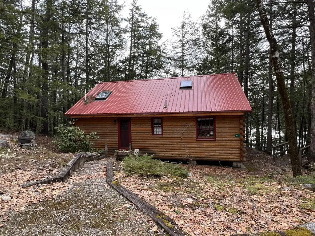 111 Valhalla Lane Norway ME 04268