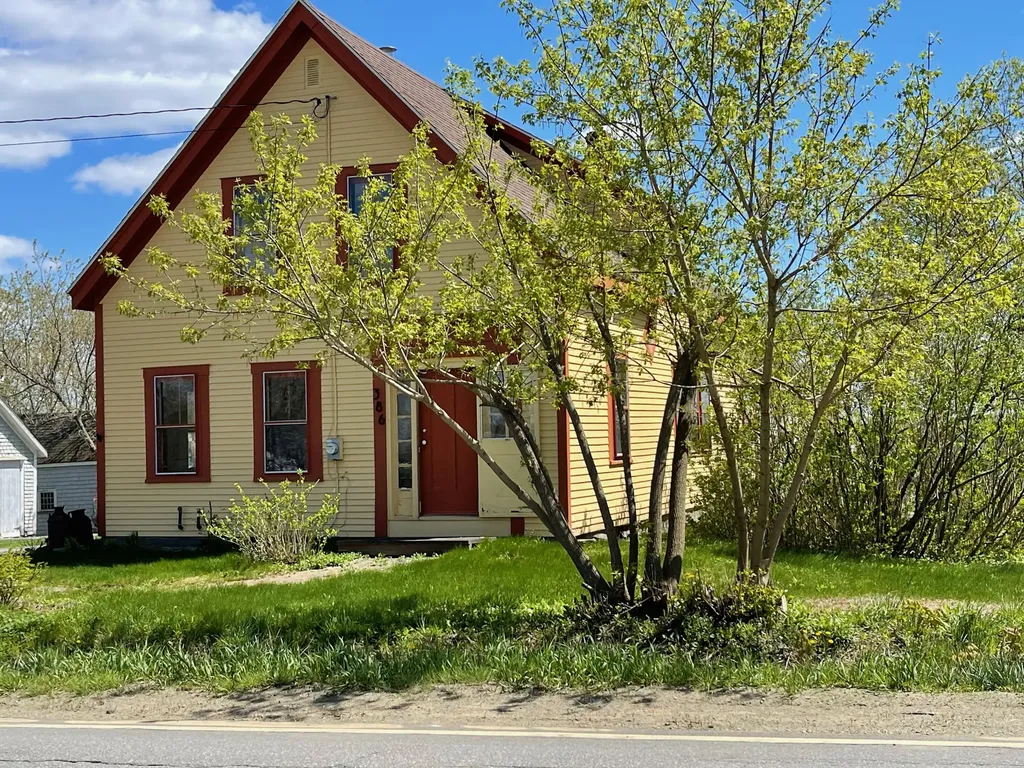 386 Plymouth Road Carmel ME 04419