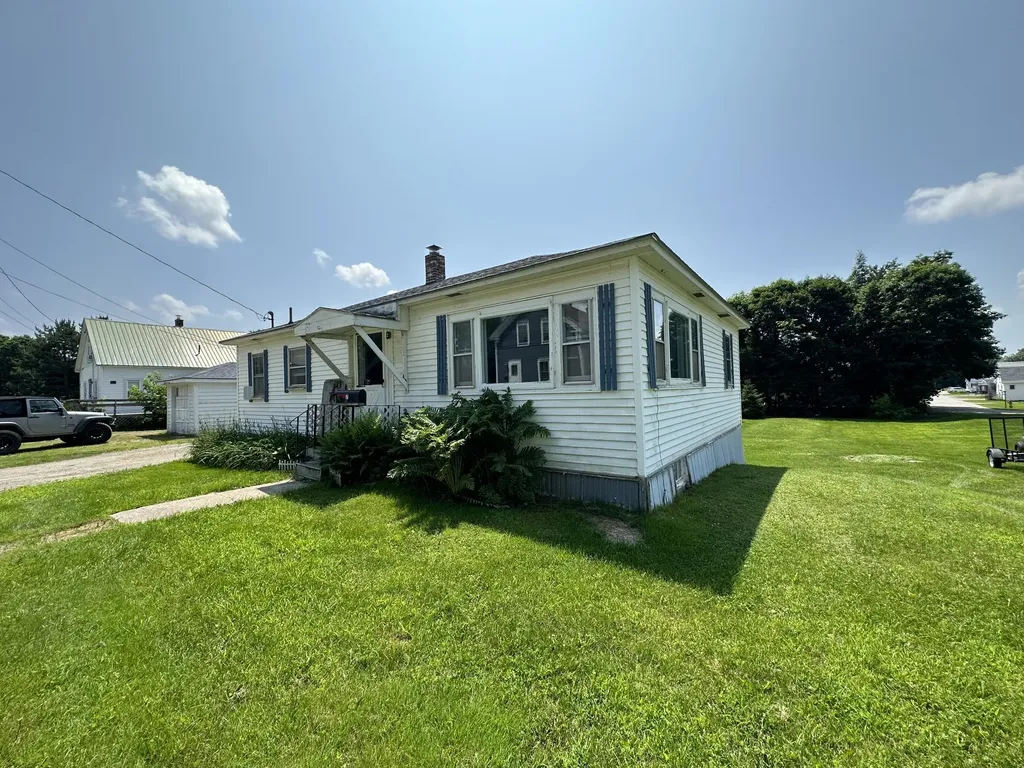 7 Morgan Street Lincoln ME 04457