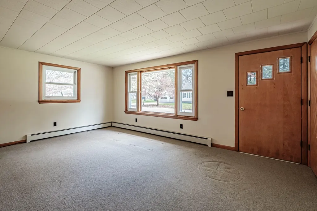 11 Riverside Lane Bethel ME 04217