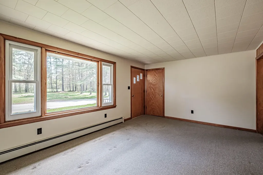 11 Riverside Lane Bethel ME 04217