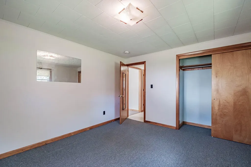 11 Riverside Lane Bethel ME 04217