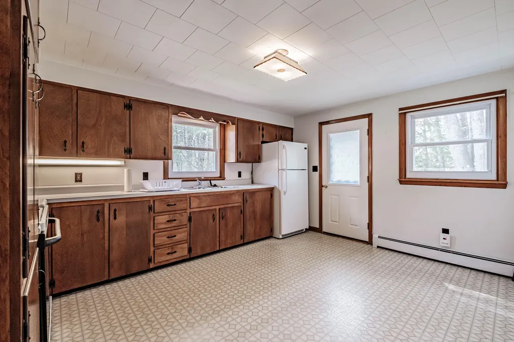 11 Riverside Lane Bethel ME 04217