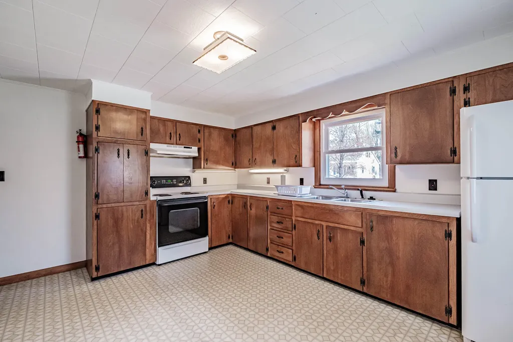 11 Riverside Lane Bethel ME 04217