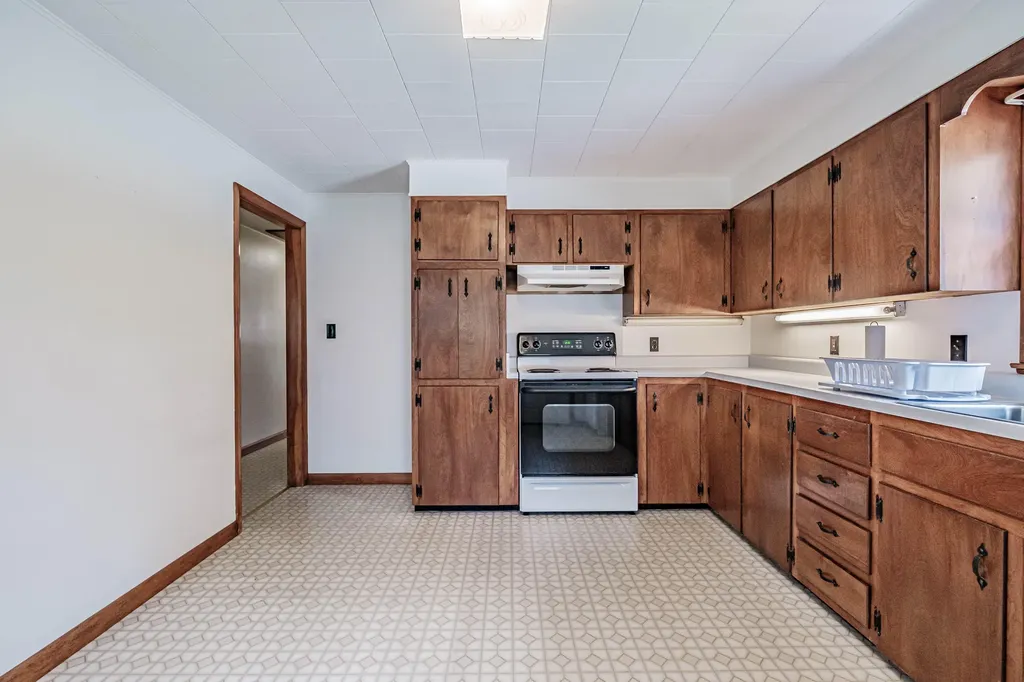11 Riverside Lane Bethel ME 04217