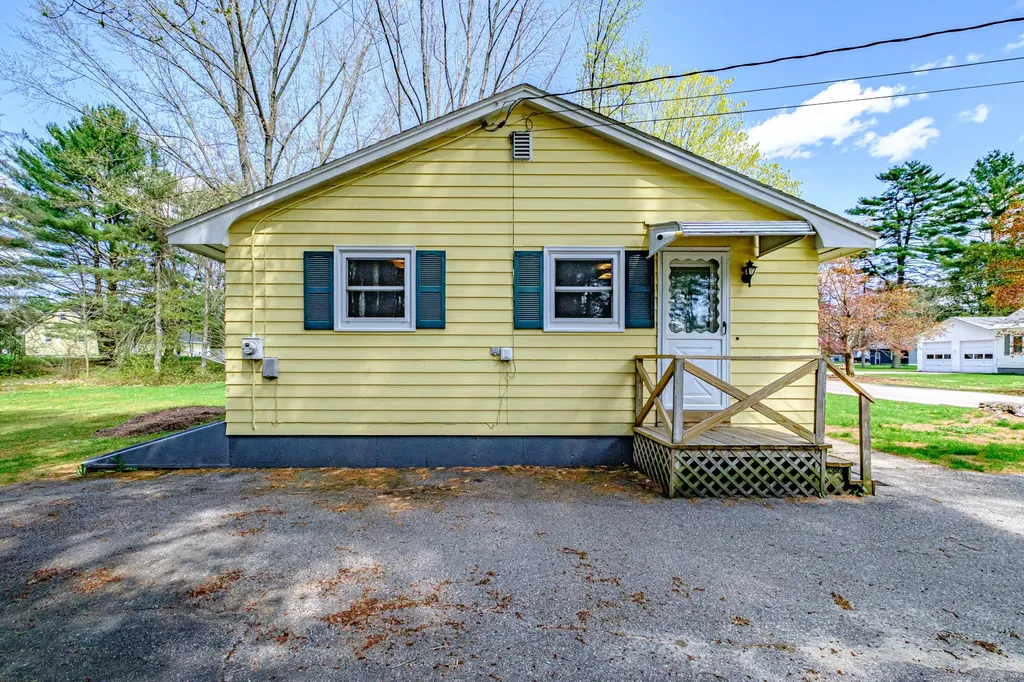 11 Riverside Lane Bethel ME 04217
