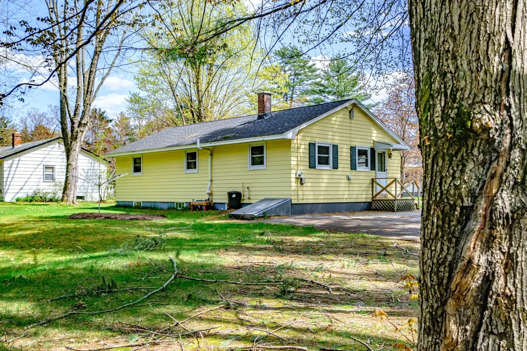 11 Riverside Lane Bethel ME 04217