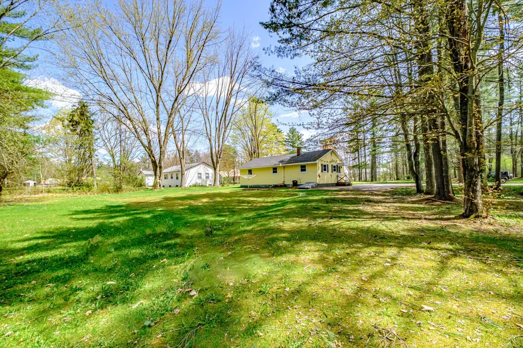 11 Riverside Lane Bethel ME 04217