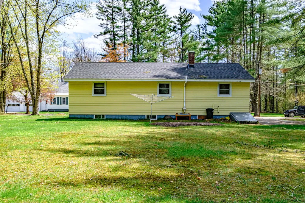 11 Riverside Lane Bethel ME 04217