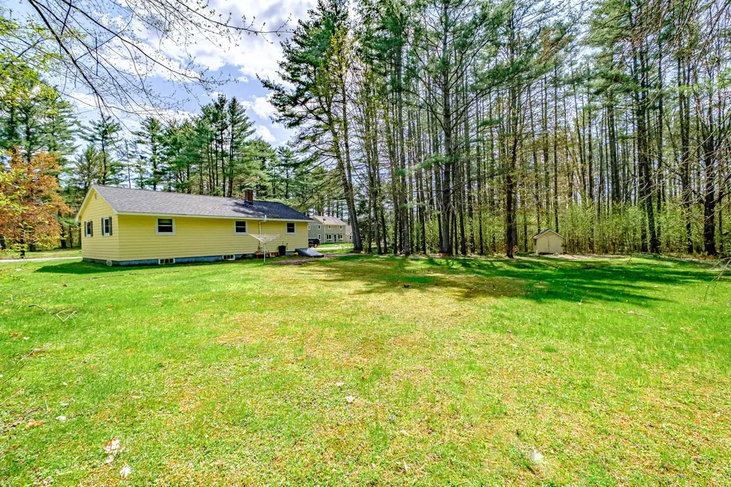 11 Riverside Lane Bethel ME 04217