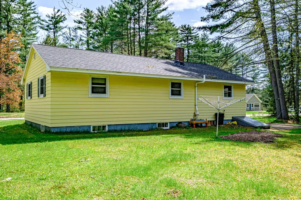 11 Riverside Lane Bethel ME 04217