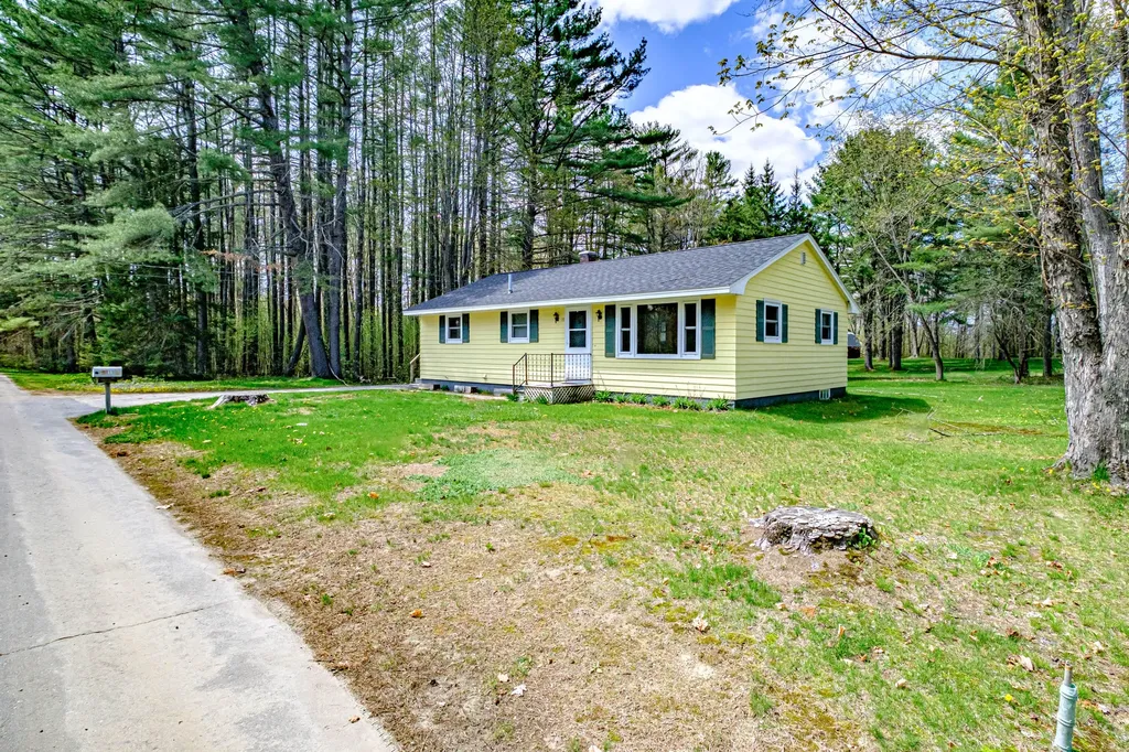 11 Riverside Lane Bethel ME 04217