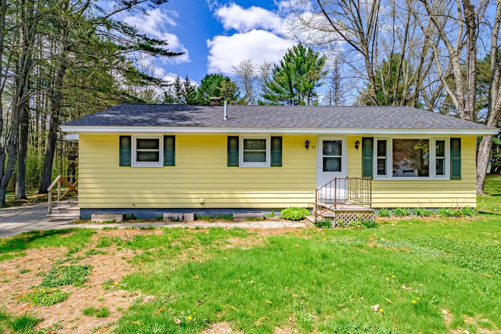 11 Riverside Lane Bethel ME 04217