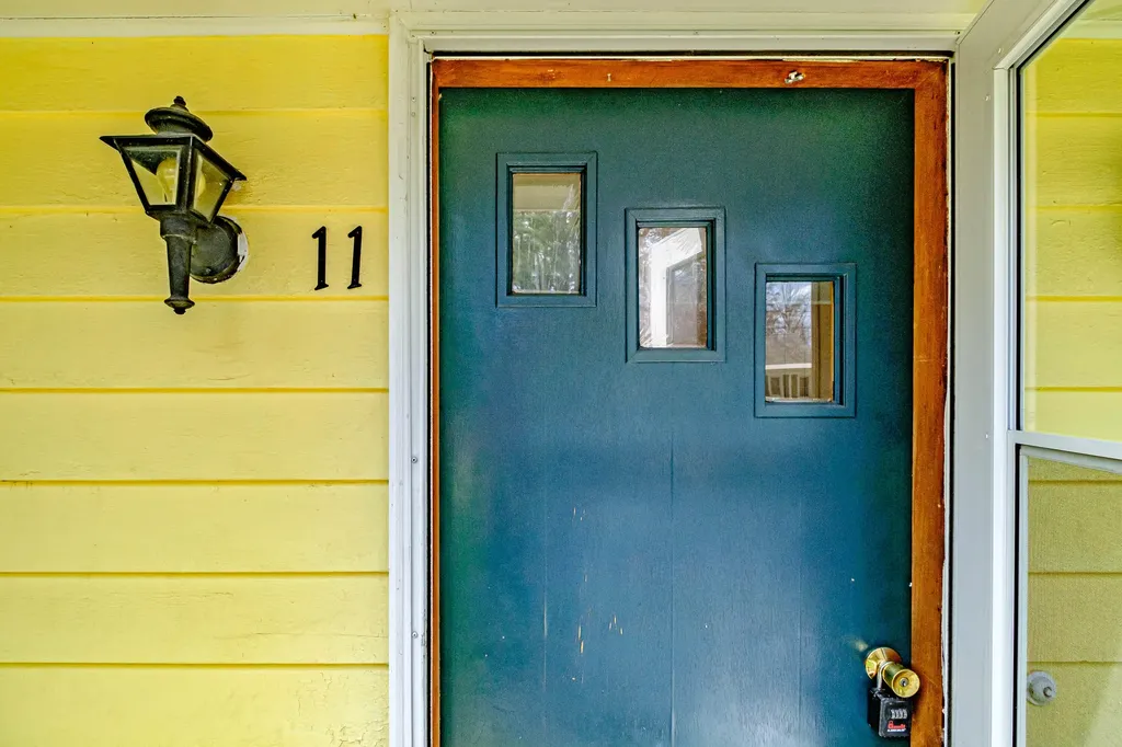11 Riverside Lane Bethel ME 04217