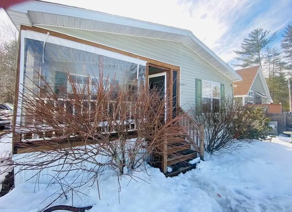 6 Longwood Lane Sanford ME 04073