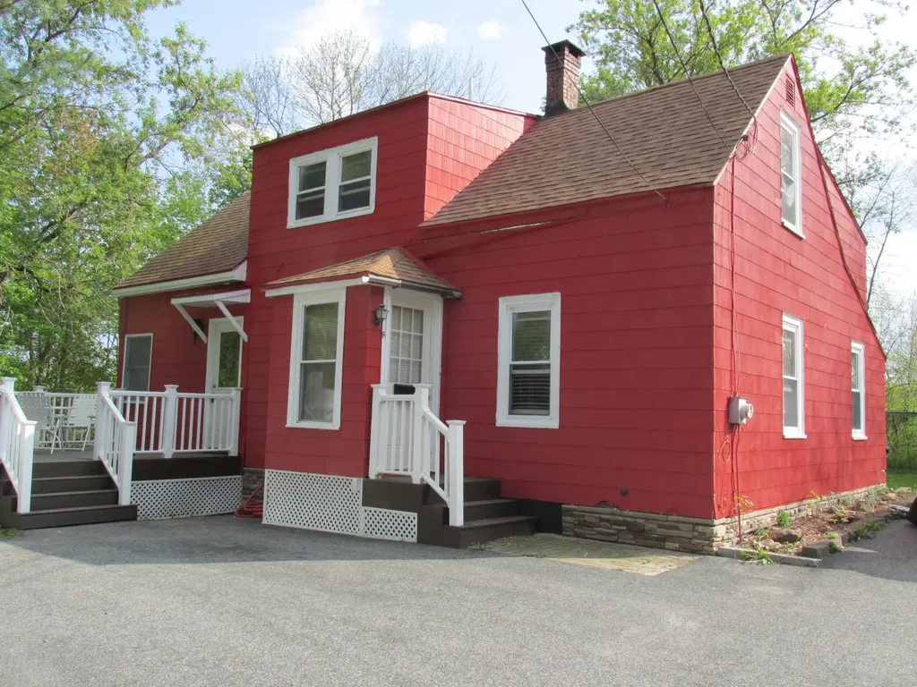 9 Hobson Lane Saco ME 04072
