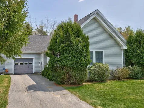 19 Schooner Drive Rockland ME 04841
