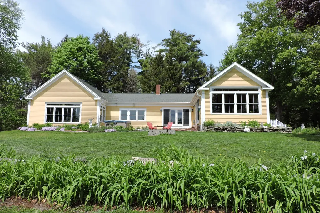 13 Mayflower Lane China ME 04358