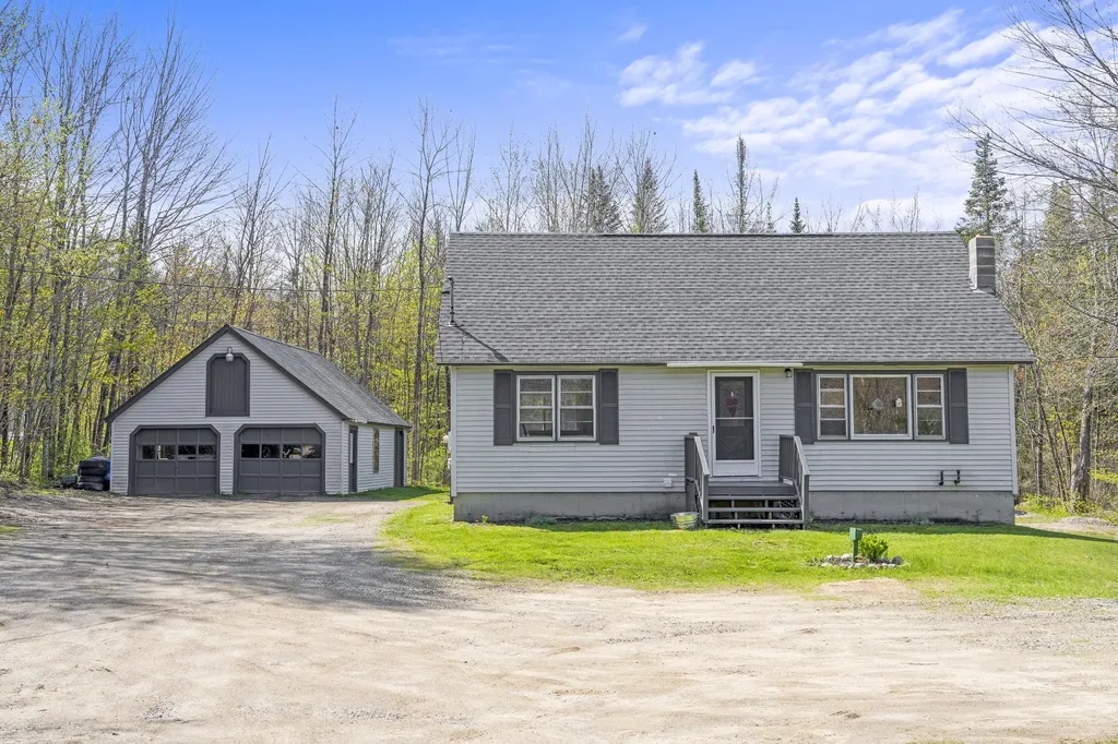 786 High Street West Gardiner ME 04345