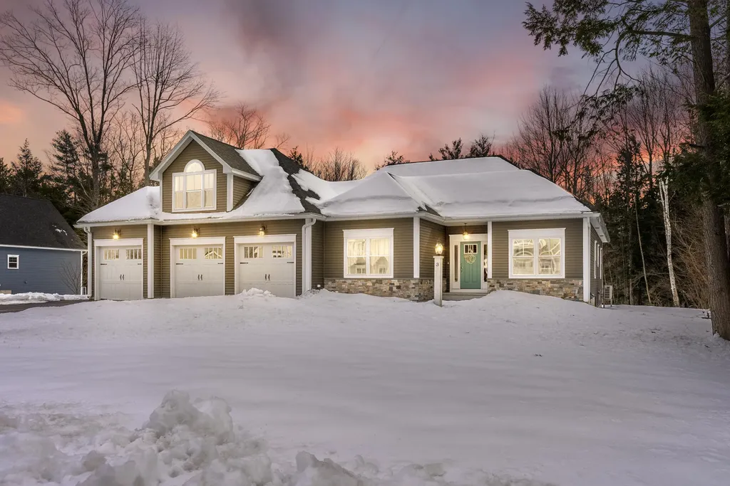 3 Taylor Berry Lane Saco ME 04072