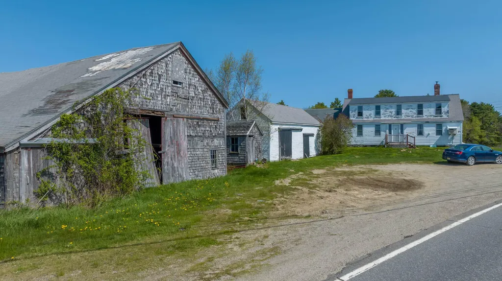 495 Birch Point Road Wiscasset ME 04578