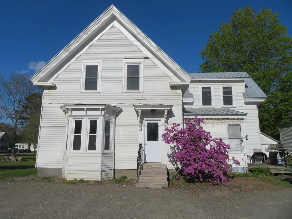 78 Pleasant Street Clinton ME 04927
