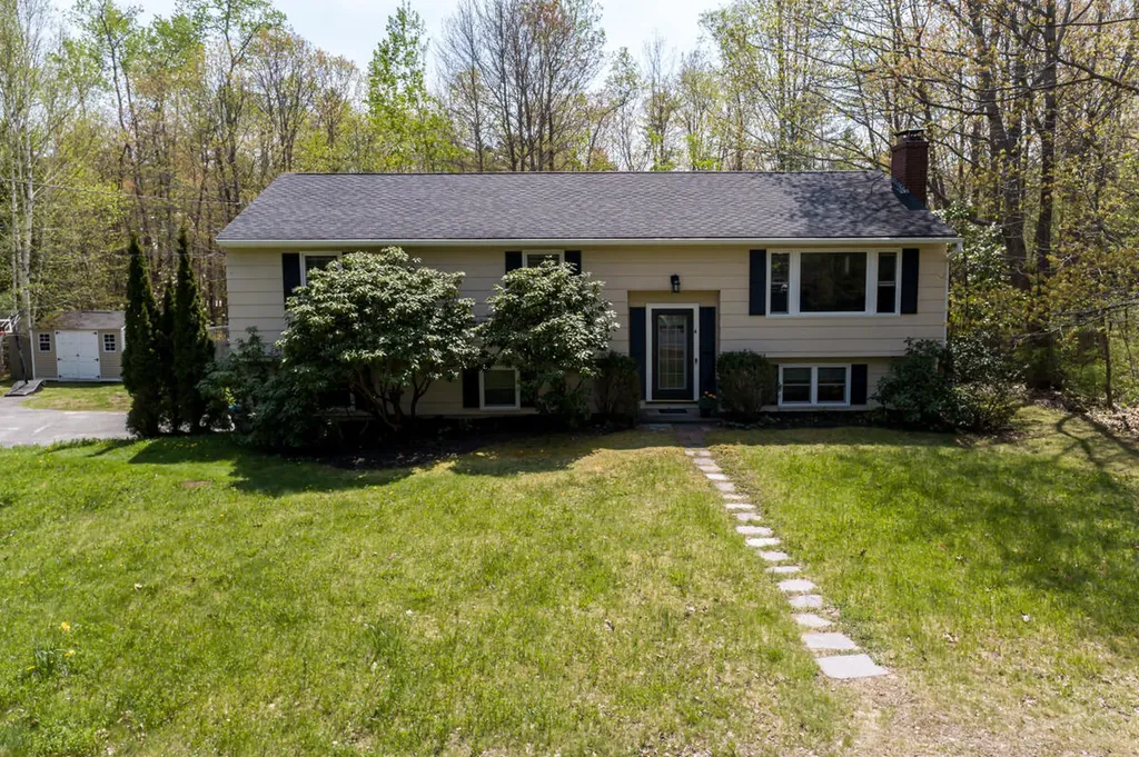 4 Cushing Briggs Road Freeport ME 04032
