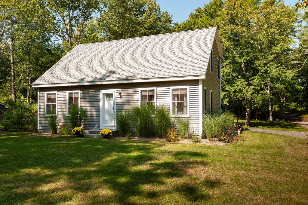 30 Spruce Street York ME 03909