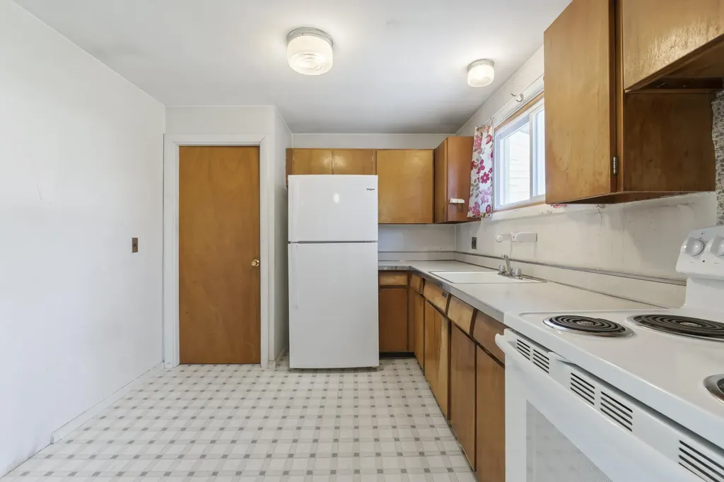 6 Nancy Drive Brunswick ME 04011