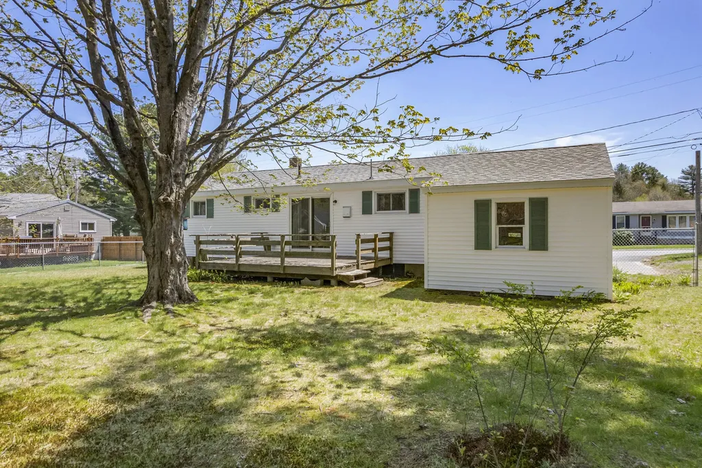 6 Nancy Drive Brunswick ME 04011