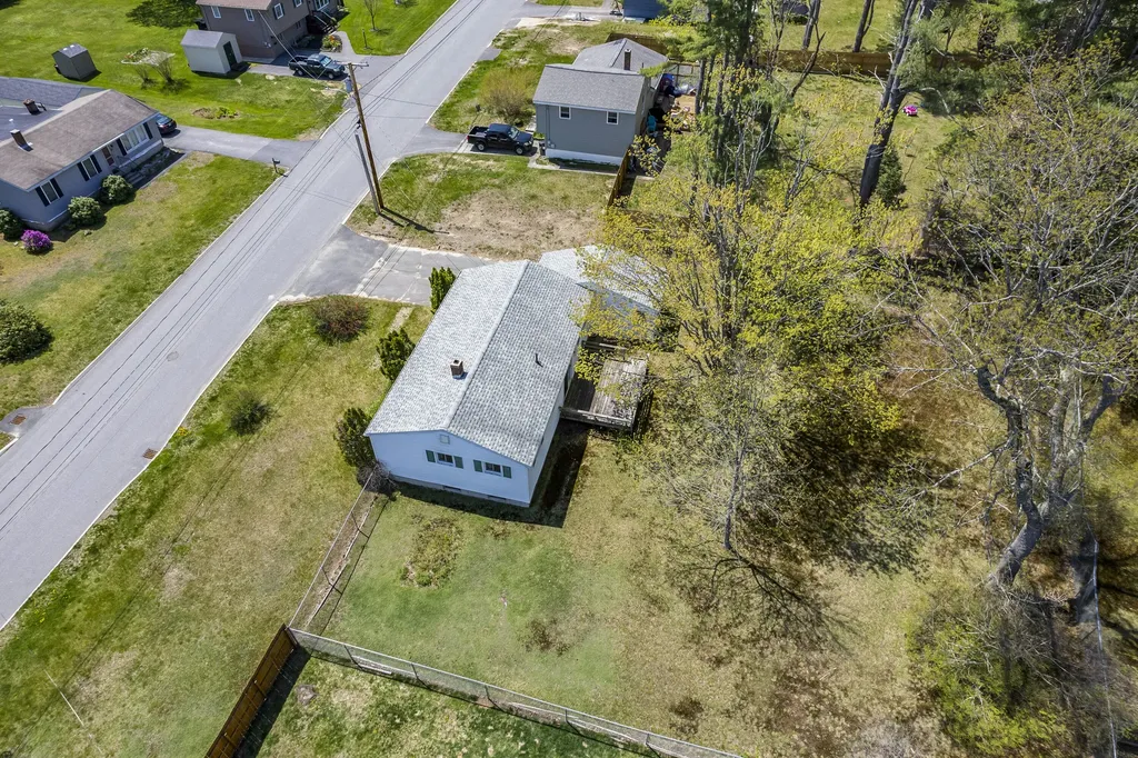 6 Nancy Drive Brunswick ME 04011