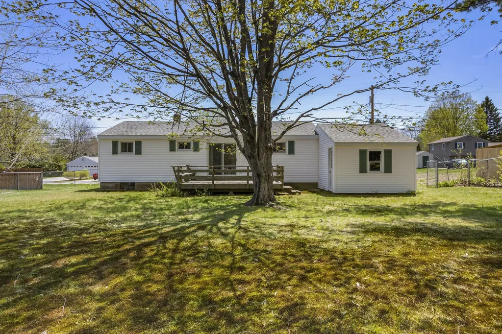 6 Nancy Drive Brunswick ME 04011