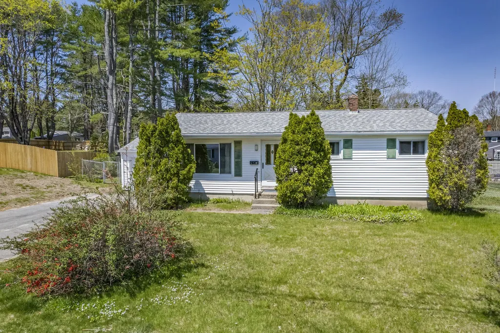 6 Nancy Drive Brunswick ME 04011