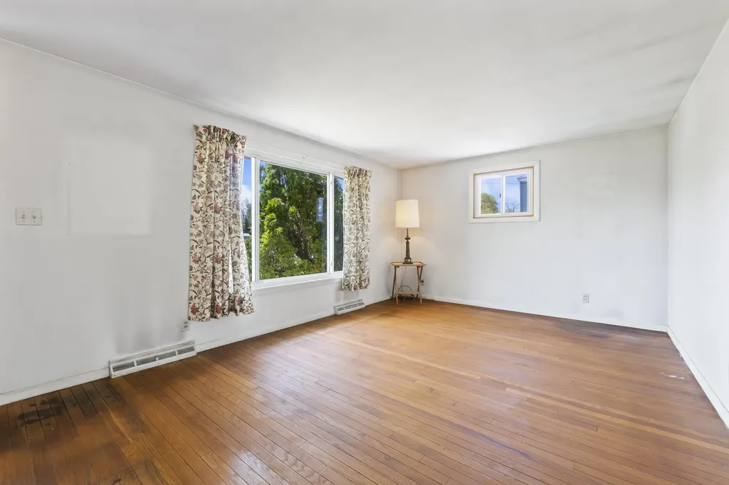 6 Nancy Drive Brunswick ME 04011